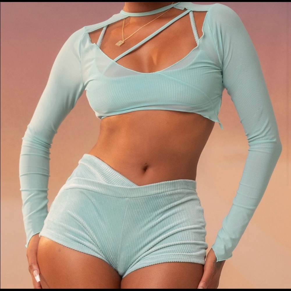 ISO voight  angel baby top in M or L